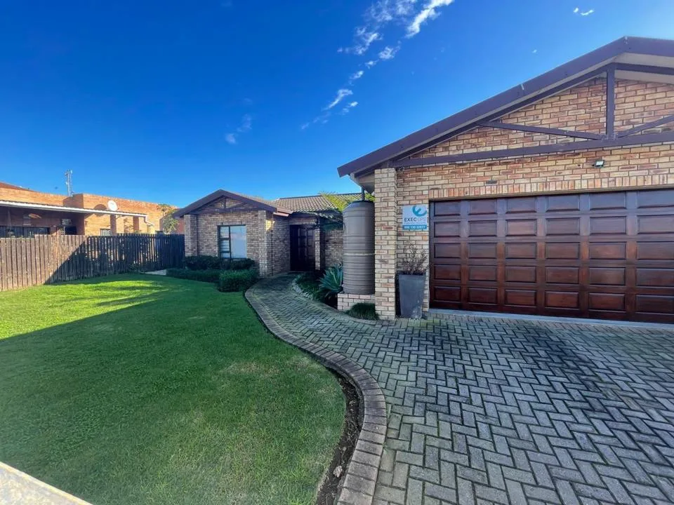 3 Bedroom House for sale in Wavecrest