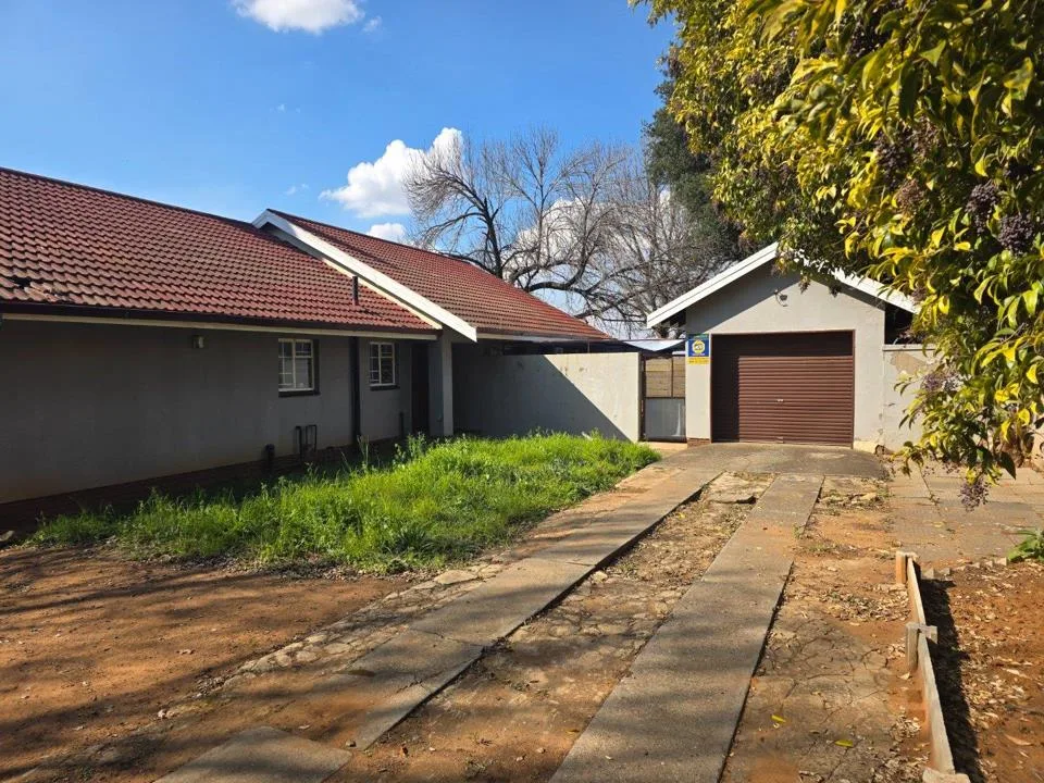 4 Bedroom House for sale in Vaalpark