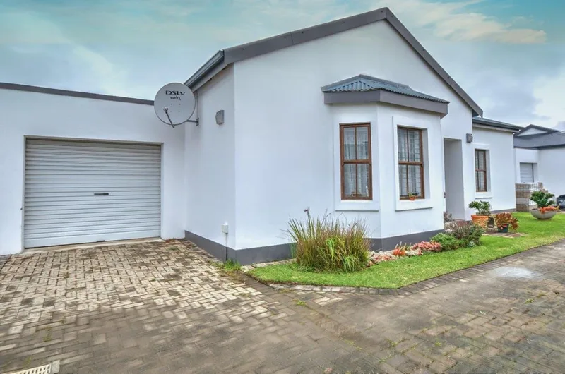 2 Bedroom Townhouse to rent in Bodorp