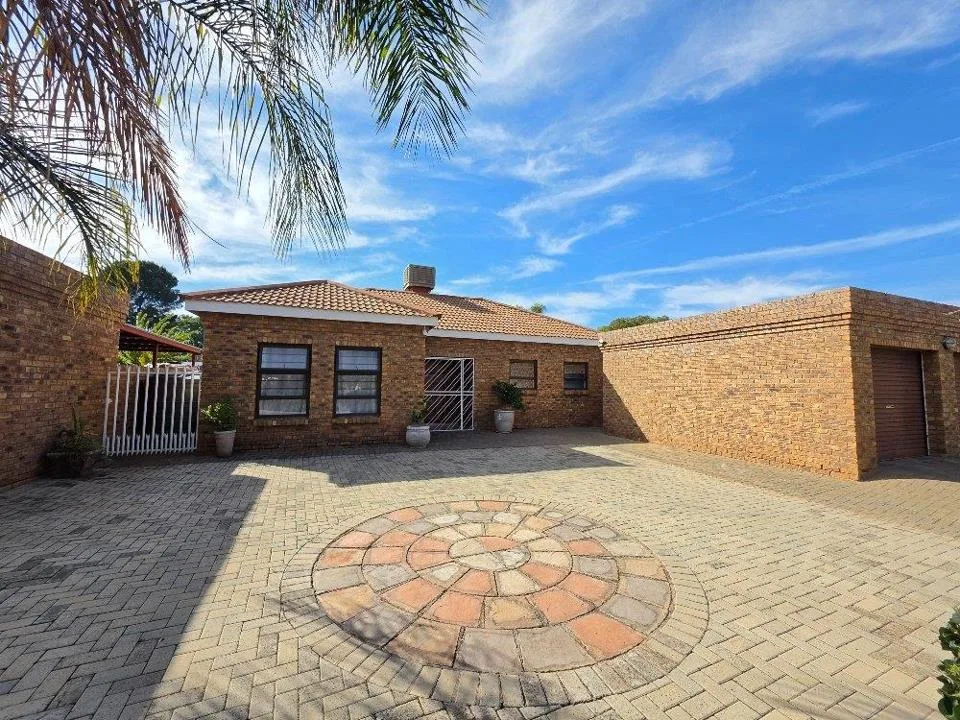 3 Bedroom House for sale in Carters Glen