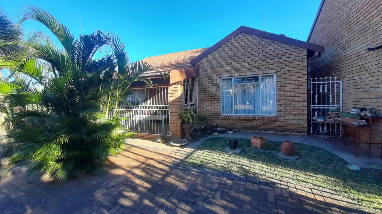 2 Bedroom House for sale in Mookgopong