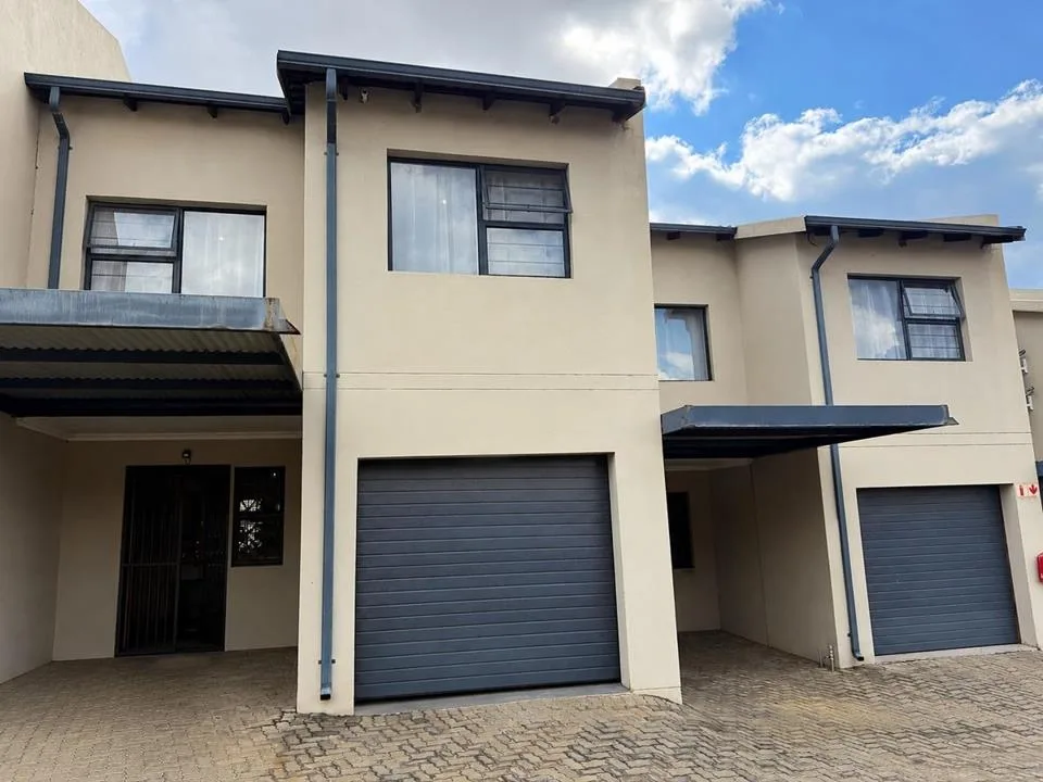 3 Bedroom Townhouse for sale in Cashan