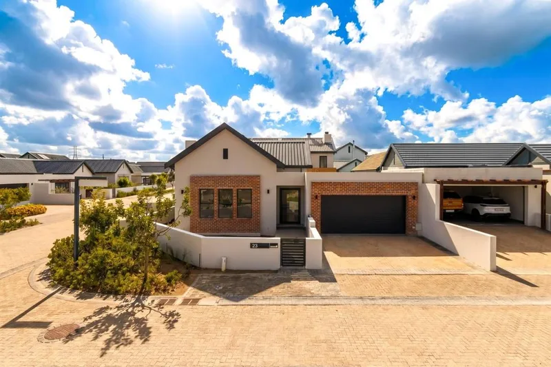 4 Bedroom House to rent in Sitari Country Estate