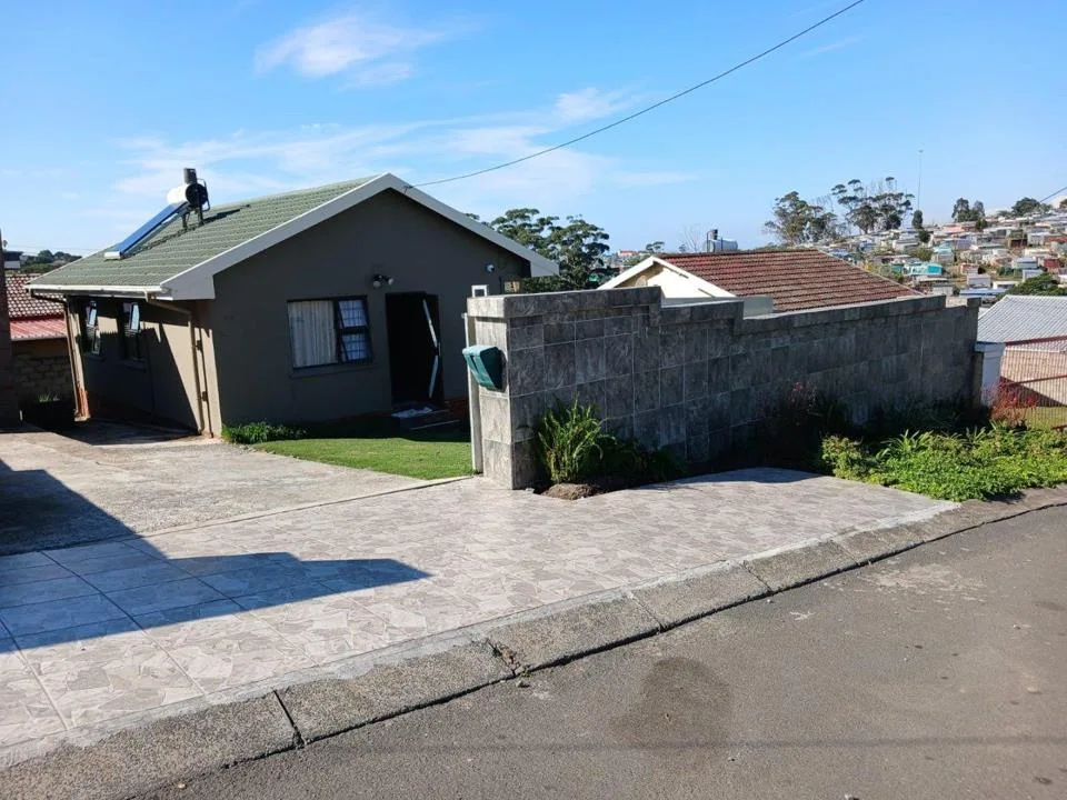 3 Bedroom House for sale in Amalinda