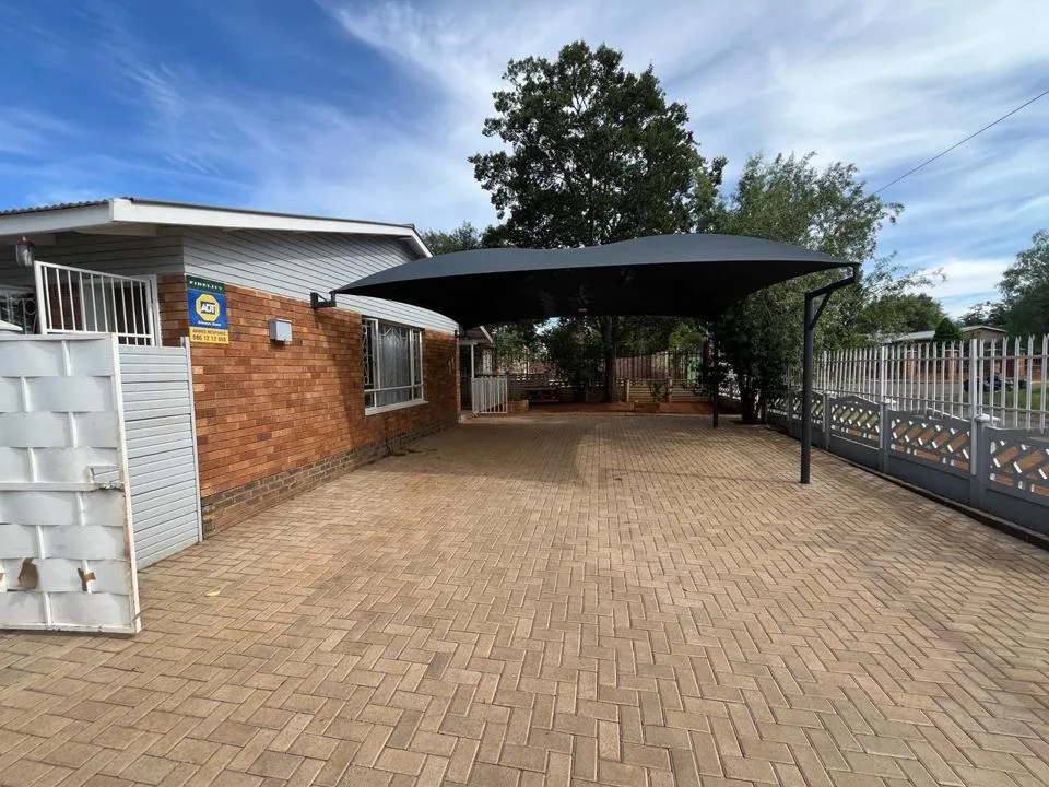3 Bedroom House for sale in South Ridge