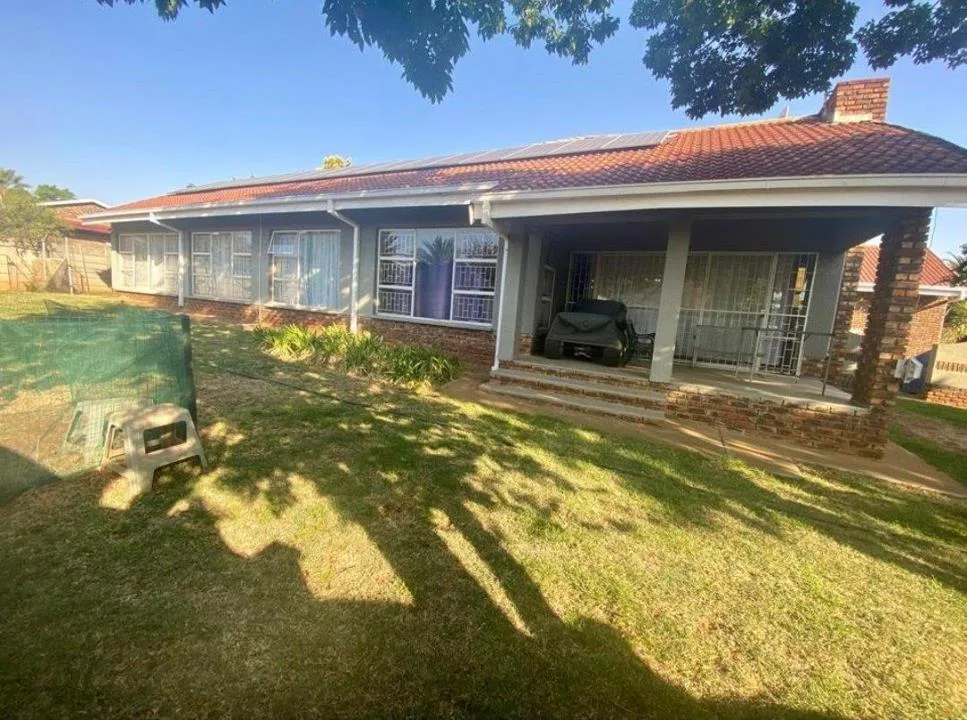 4 Bedroom House for sale in Wilkoppies