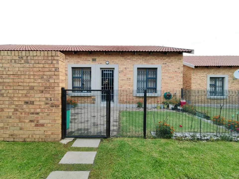 2 Bedroom House to rent in Terra Nova
