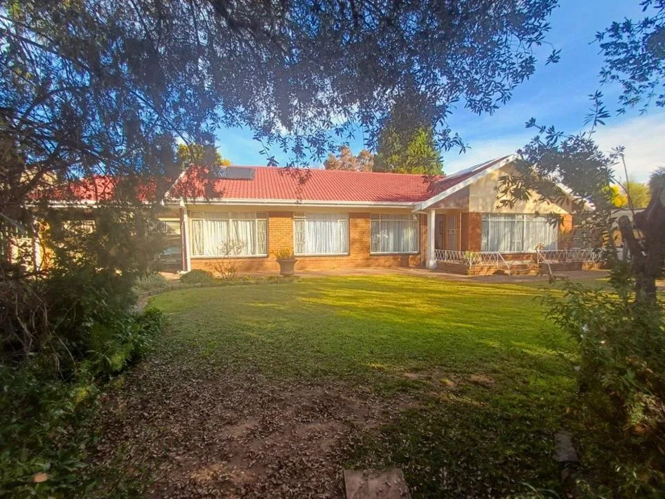 4 Bedroom House for sale in Dan Pienaar