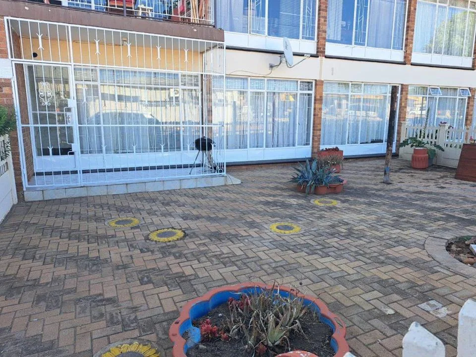 2 Bedroom Apartment / flat for sale in Flamwood