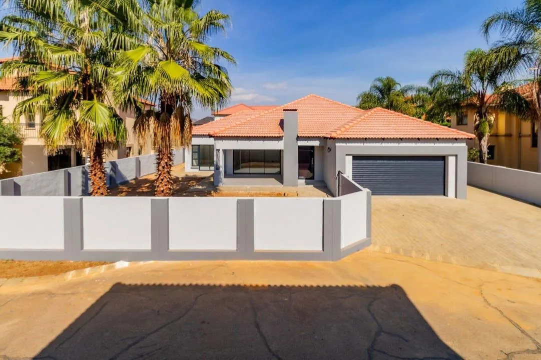 4 Bedroom House for sale in Melodie