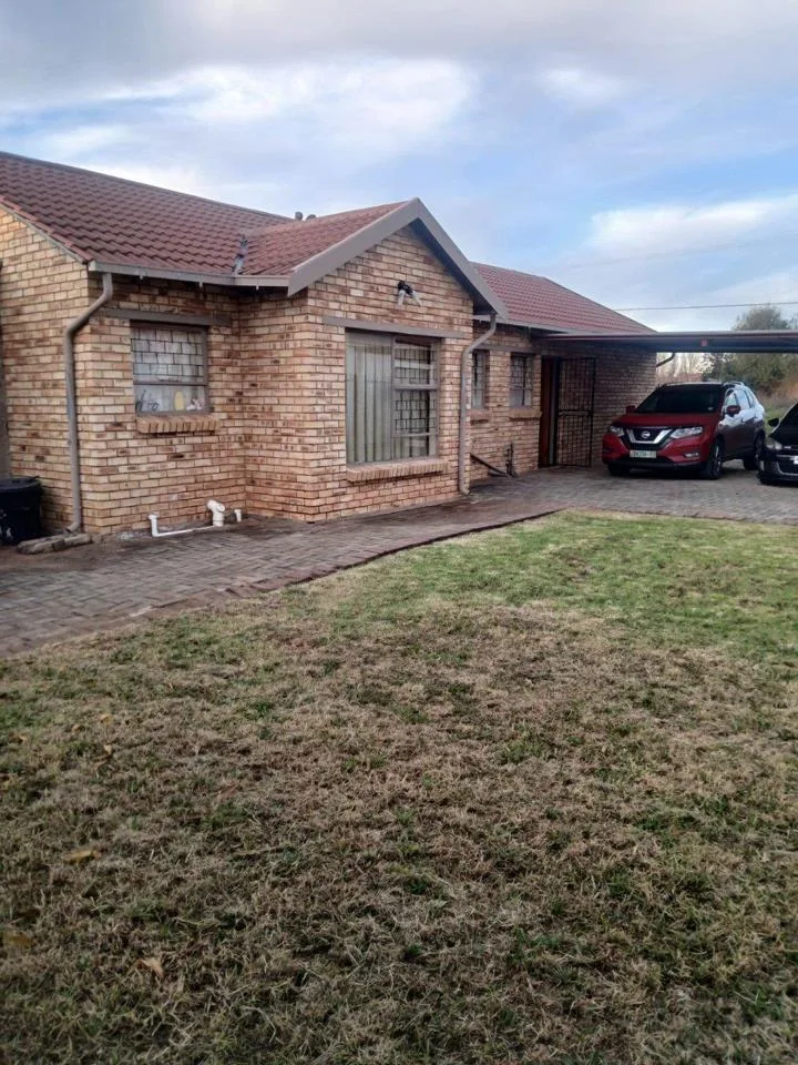 3 Bedroom House for sale in Mandela View