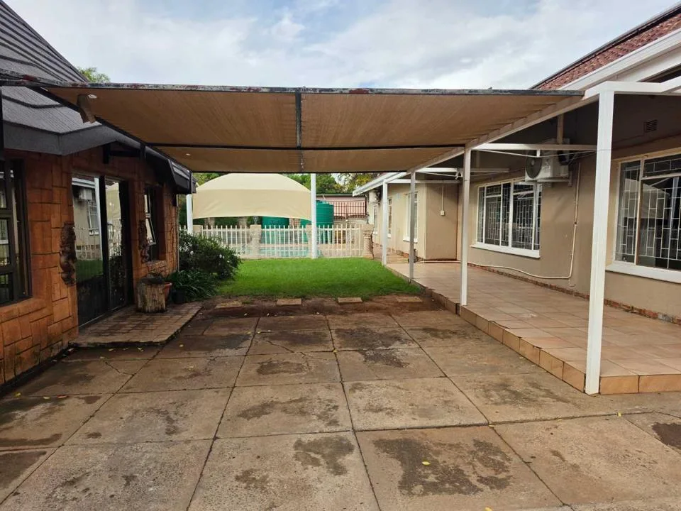 3 Bedroom House for sale in Rhodesdene