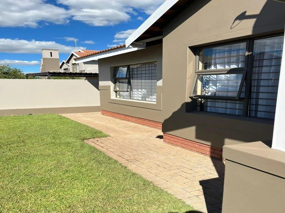 2 Bedroom Townhouse for sale in Hillside