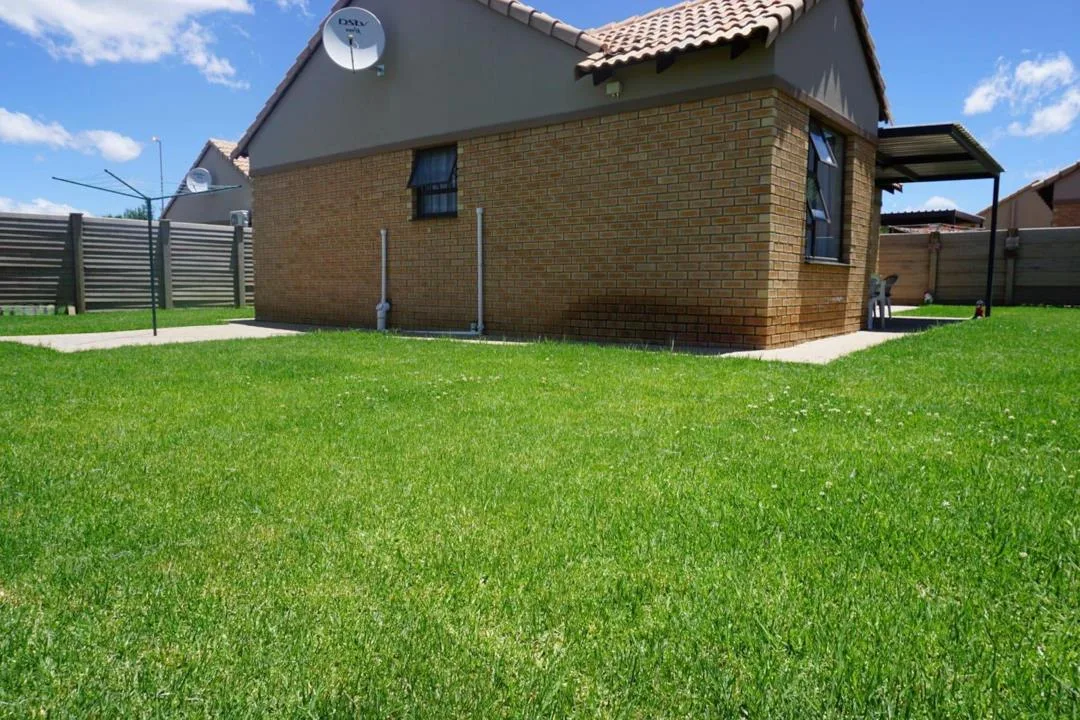 3 Bedroom Townhouse for sale in Noordhoek