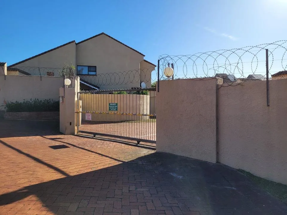 3 Bedroom Townhouse to rent in South End