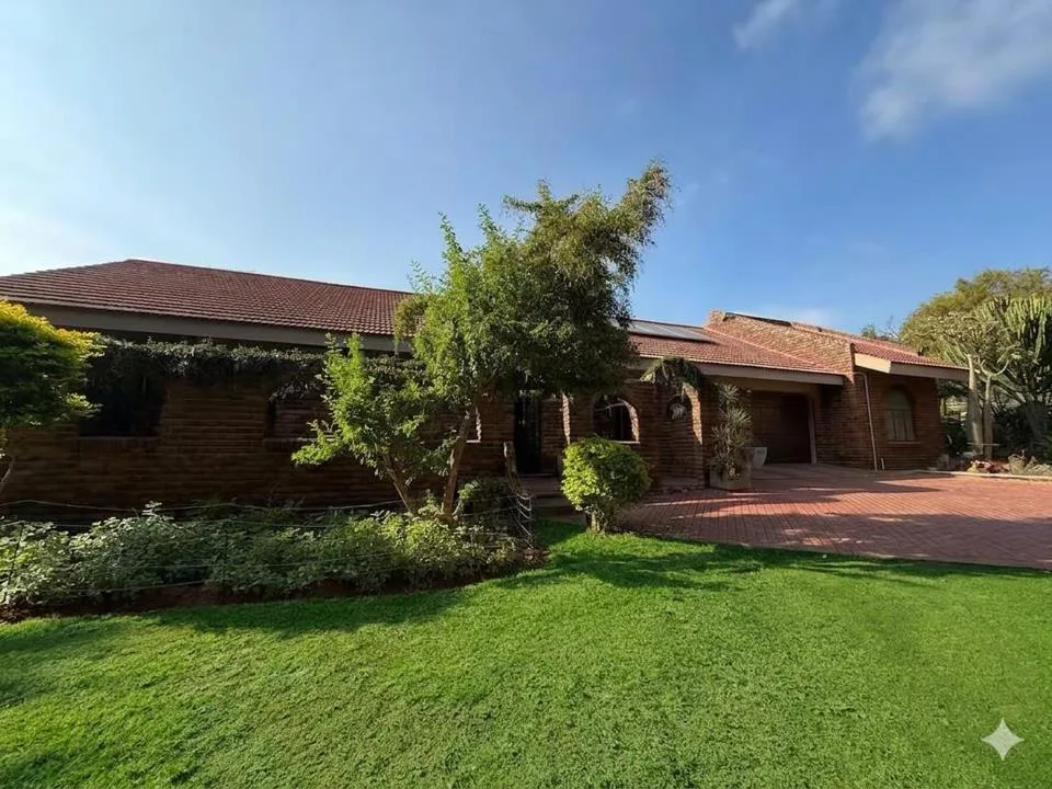 4 Bedroom House for sale in Bendor