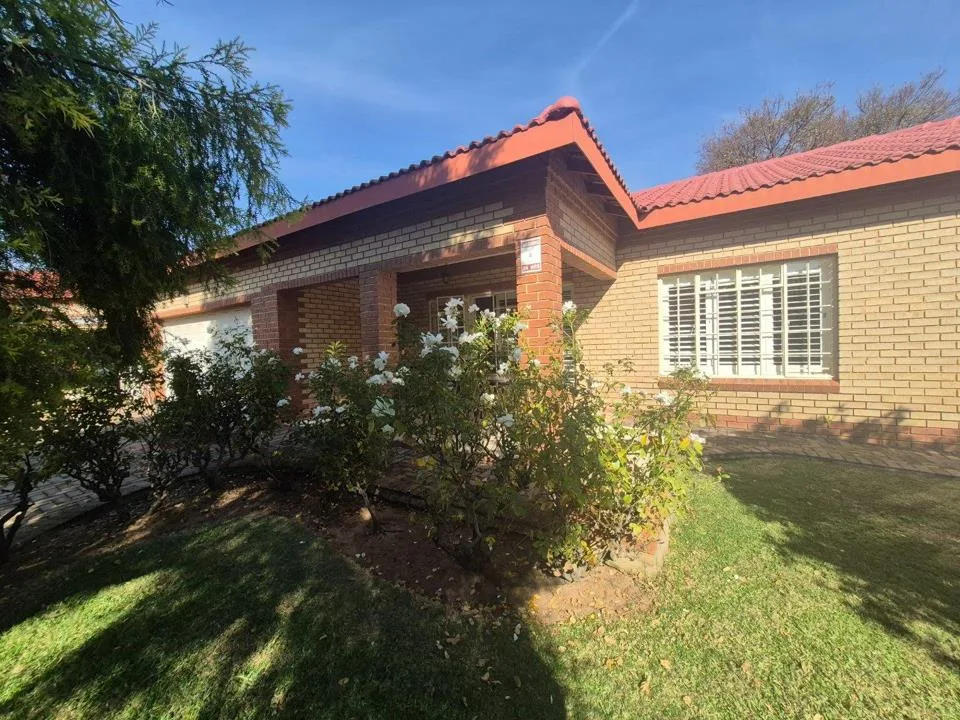 2 Bedroom Townhouse for sale in Flamwood