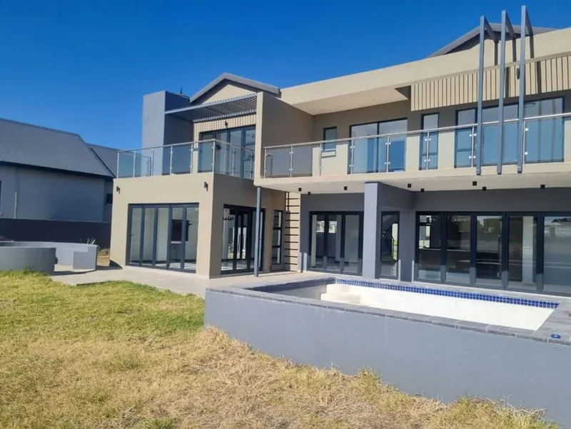 5 Bedroom House for sale in Woodland Hills Bergendal