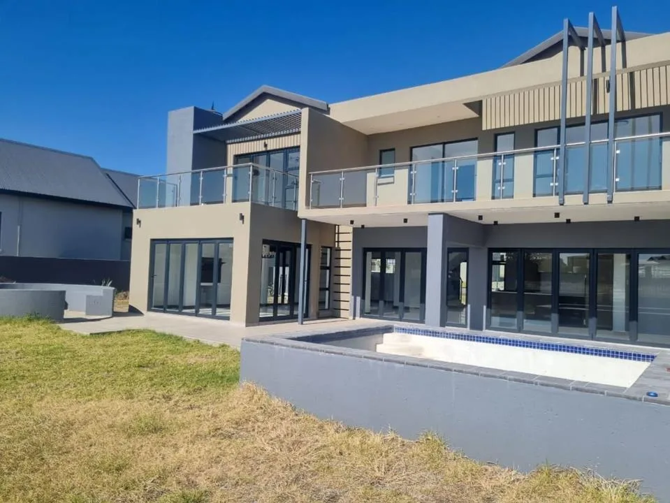 5 Bedroom House for sale in Woodland Hills Bergendal
