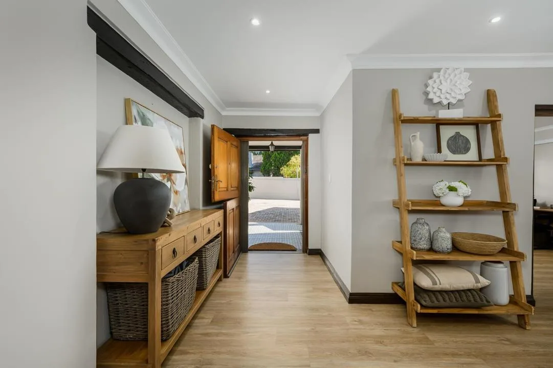 3 Bedroom House for sale in Weybridge Park