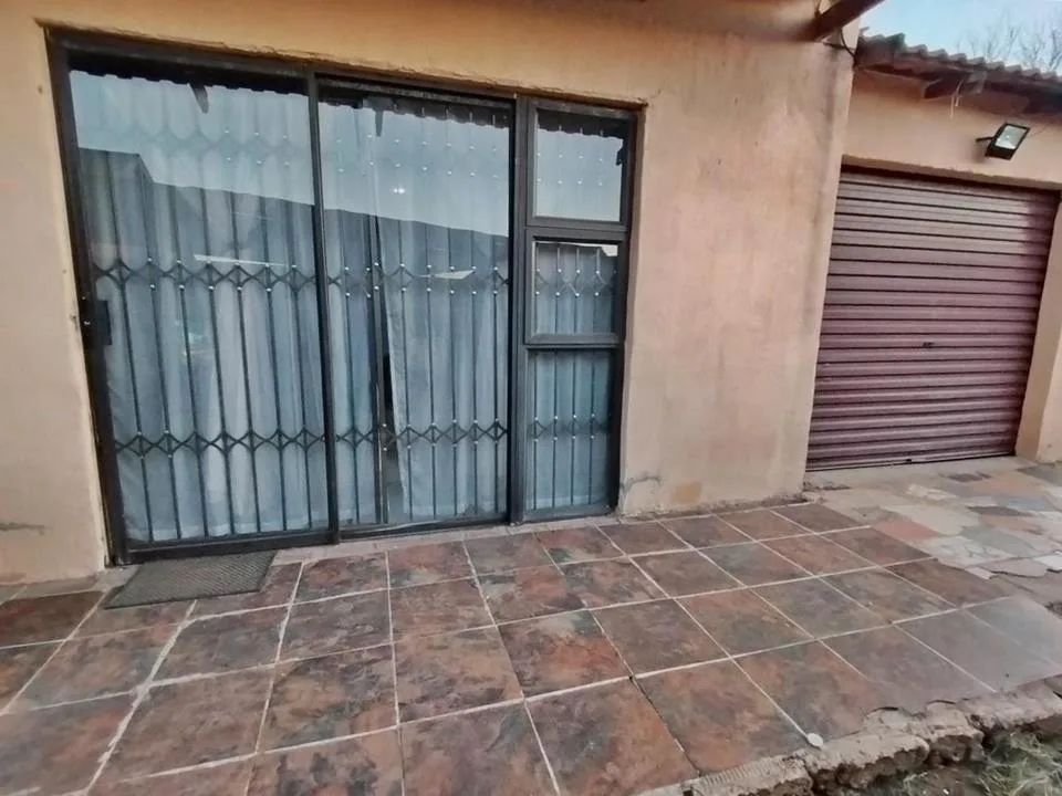 3 Bedroom House for sale in Heidedal