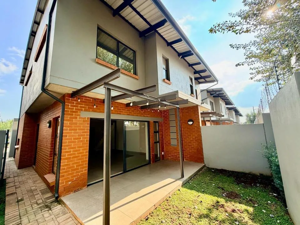 3 Bedroom Townhouse to rent in Olympus AH