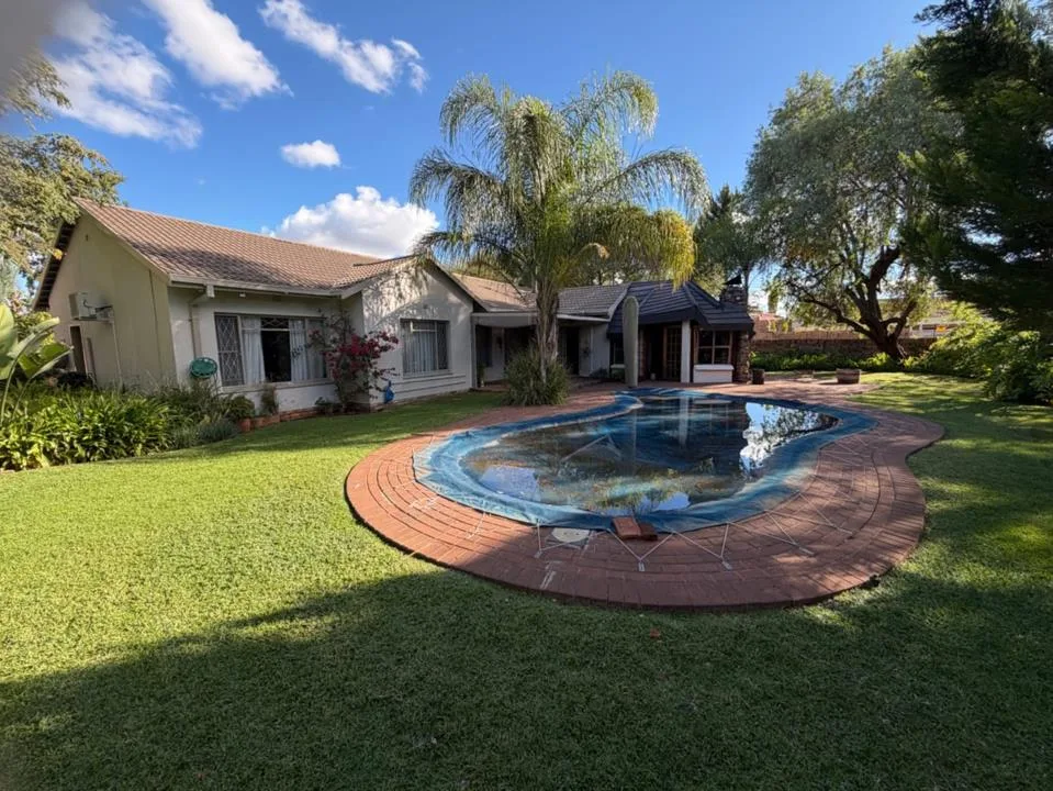 4 Bedroom House for sale in Royldene