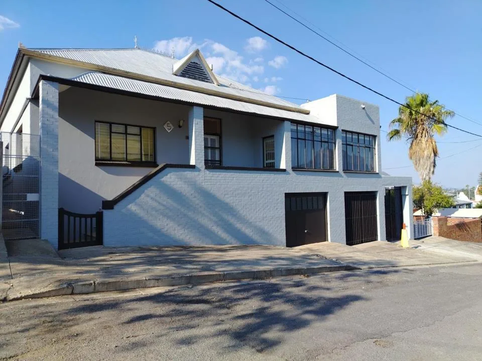 4 Bedroom House for sale in Graaff-Reinet