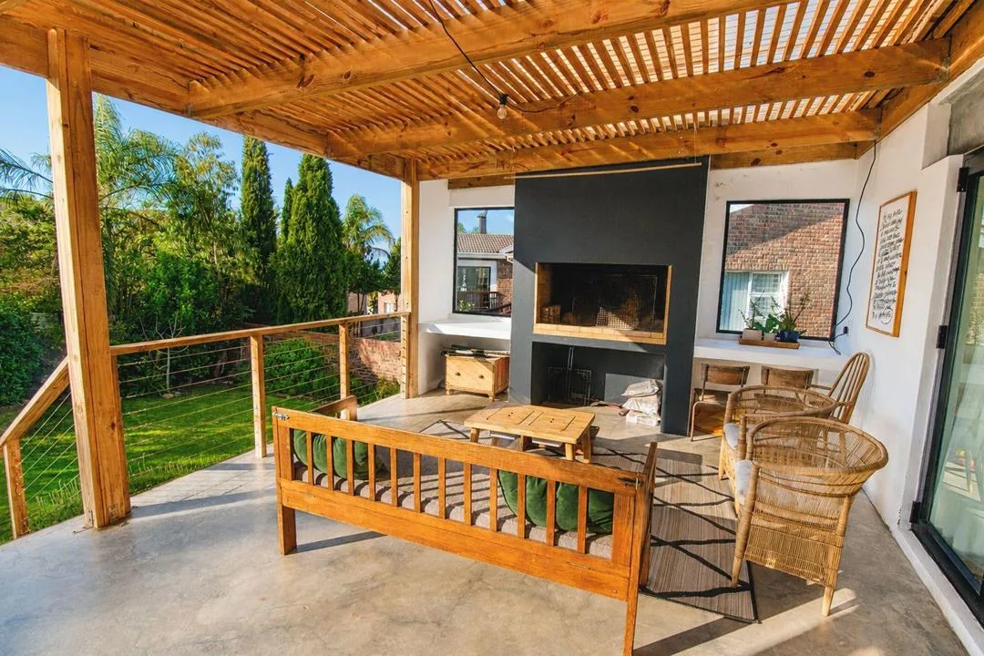 3 Bedroom House for sale in Wavecrest