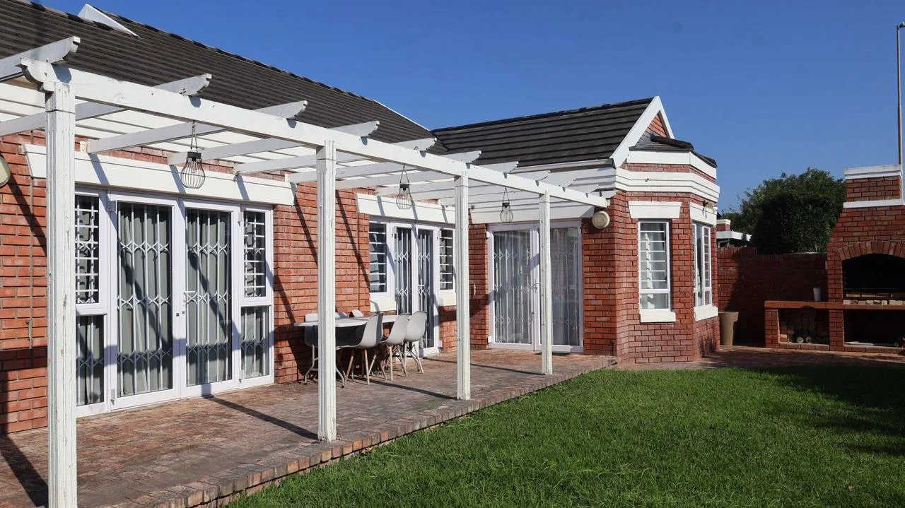 3 Bedroom Townhouse for sale in Summerstrand