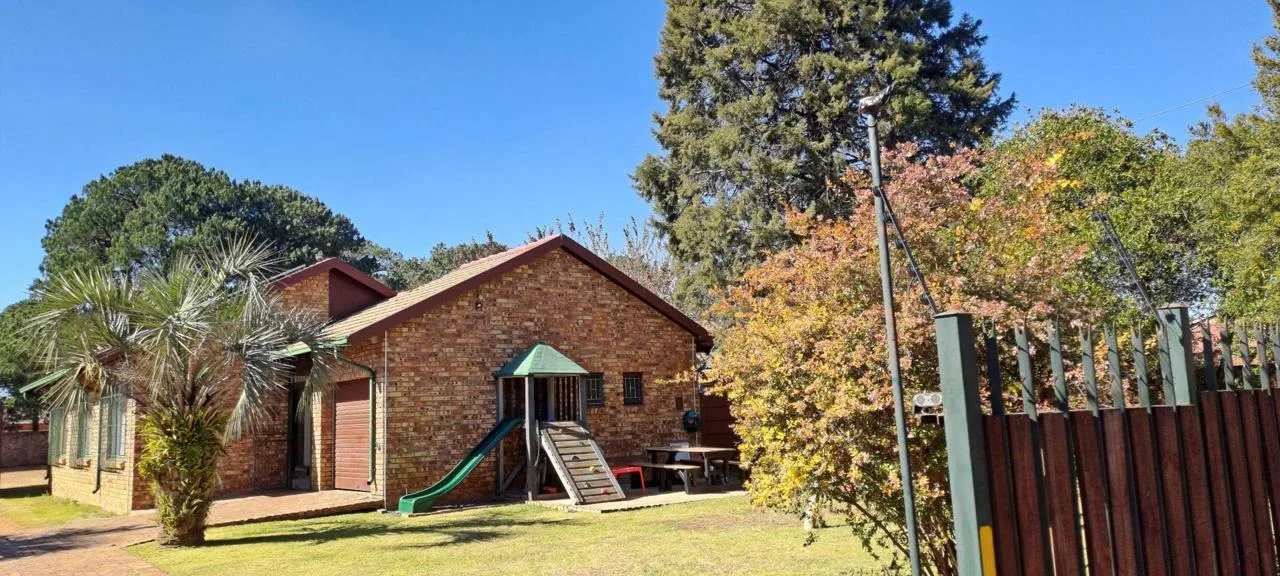 3 Bedroom House for sale in Aerorand