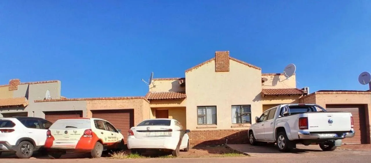3 Bedroom House for sale in Kathu