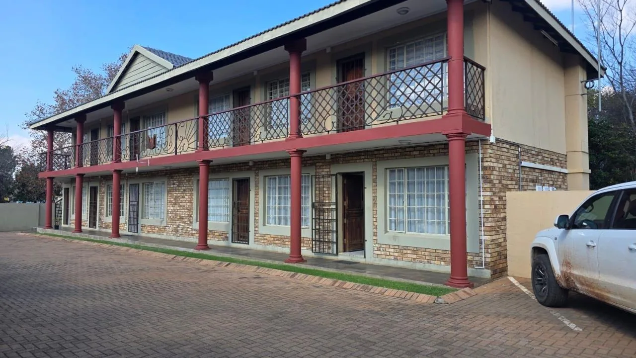 2 Bedroom Apartment / flat for sale in Bult West