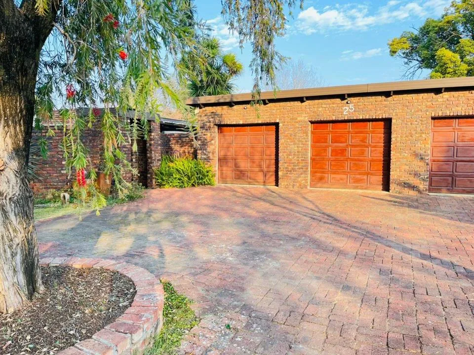 4 Bedroom House for sale in Baillie Park