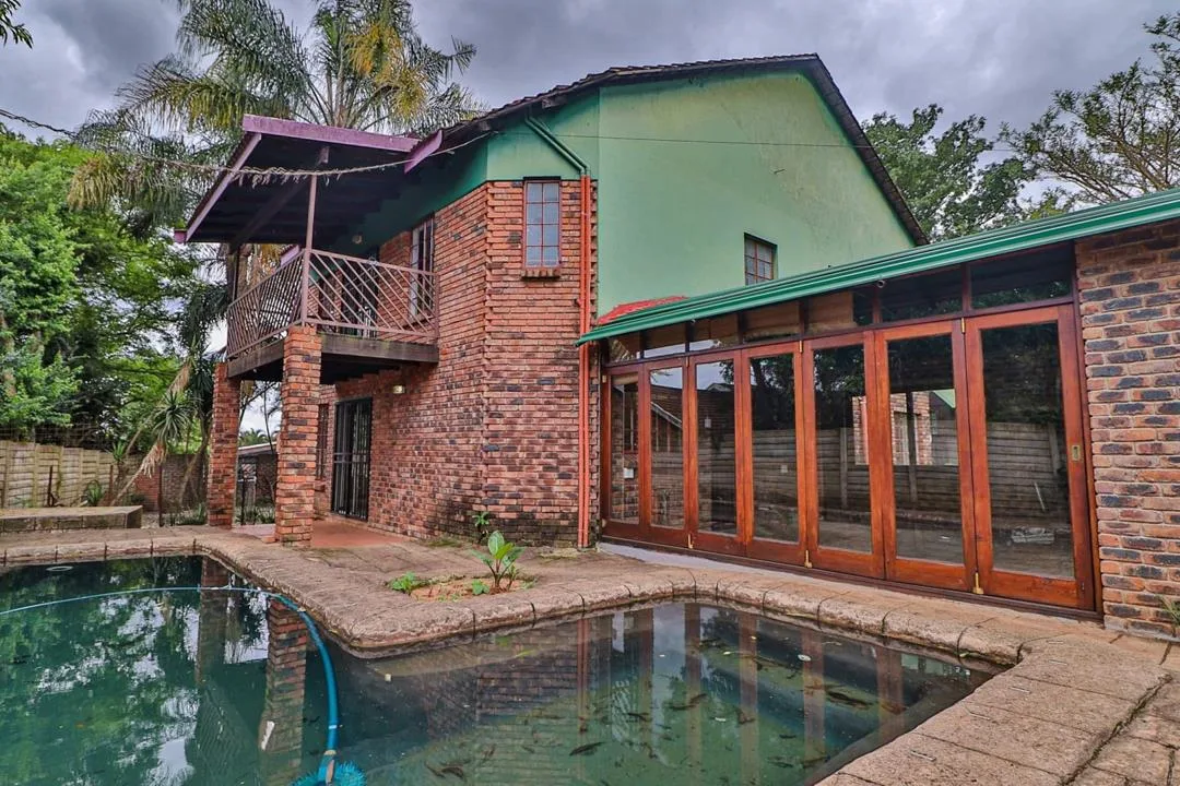 5 Bedroom House for sale in White River Central