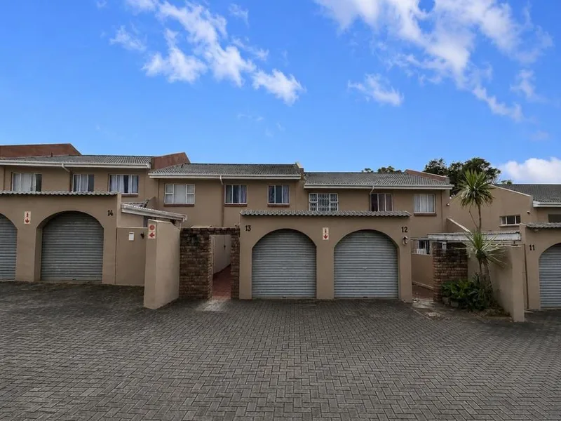 3 Bedroom Townhouse to rent in Amalinda