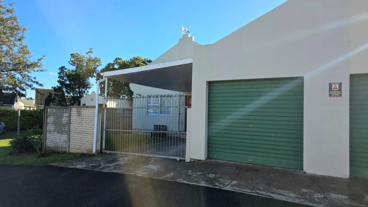 2 Bedroom Townhouse to rent in Nahoon Valley Park