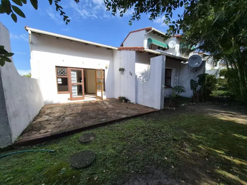 3 Bedroom Townhouse for sale in Beacon Bay