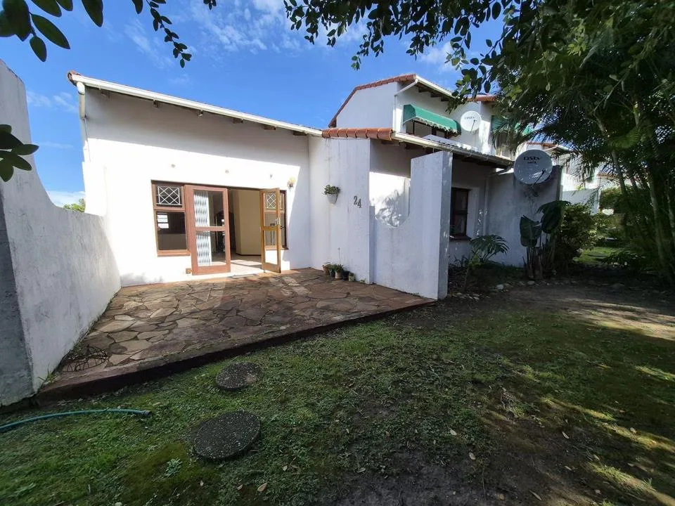 3 Bedroom Townhouse for sale in Beacon Bay