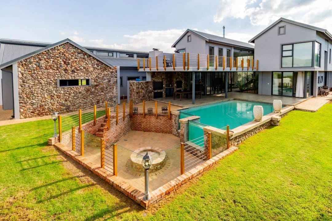 5 Bedroom House for sale in The Coves