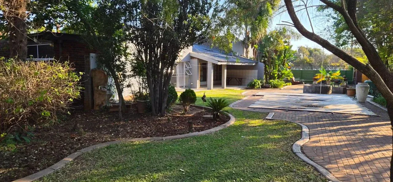 4 Bedroom House for sale in Lichtenburg