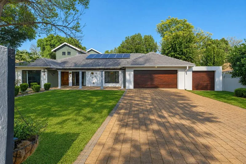 4 Bedroom House for sale in Melodie