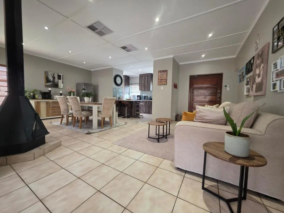 3 Bedroom Townhouse for sale in Carters Glen