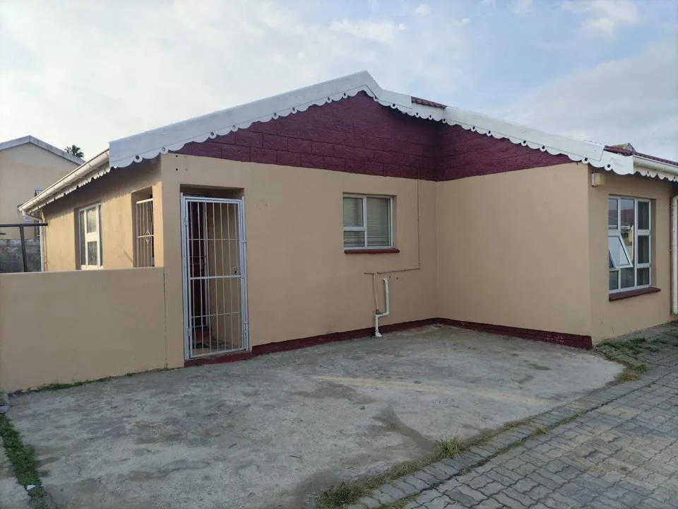 3 Bedroom Townhouse for sale in West Bank