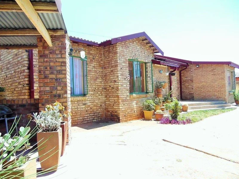 4 Bedroom House to rent in Kingsview