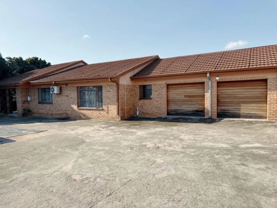 3 Bedroom House for sale in Kamhlushwa