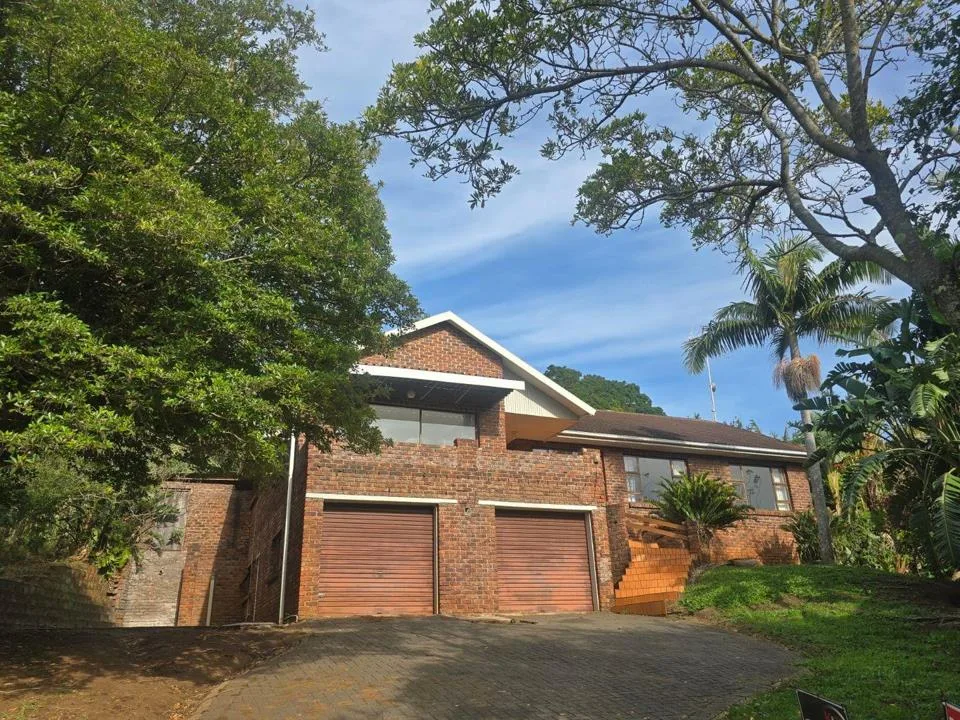 4 Bedroom House for sale in Gonubie