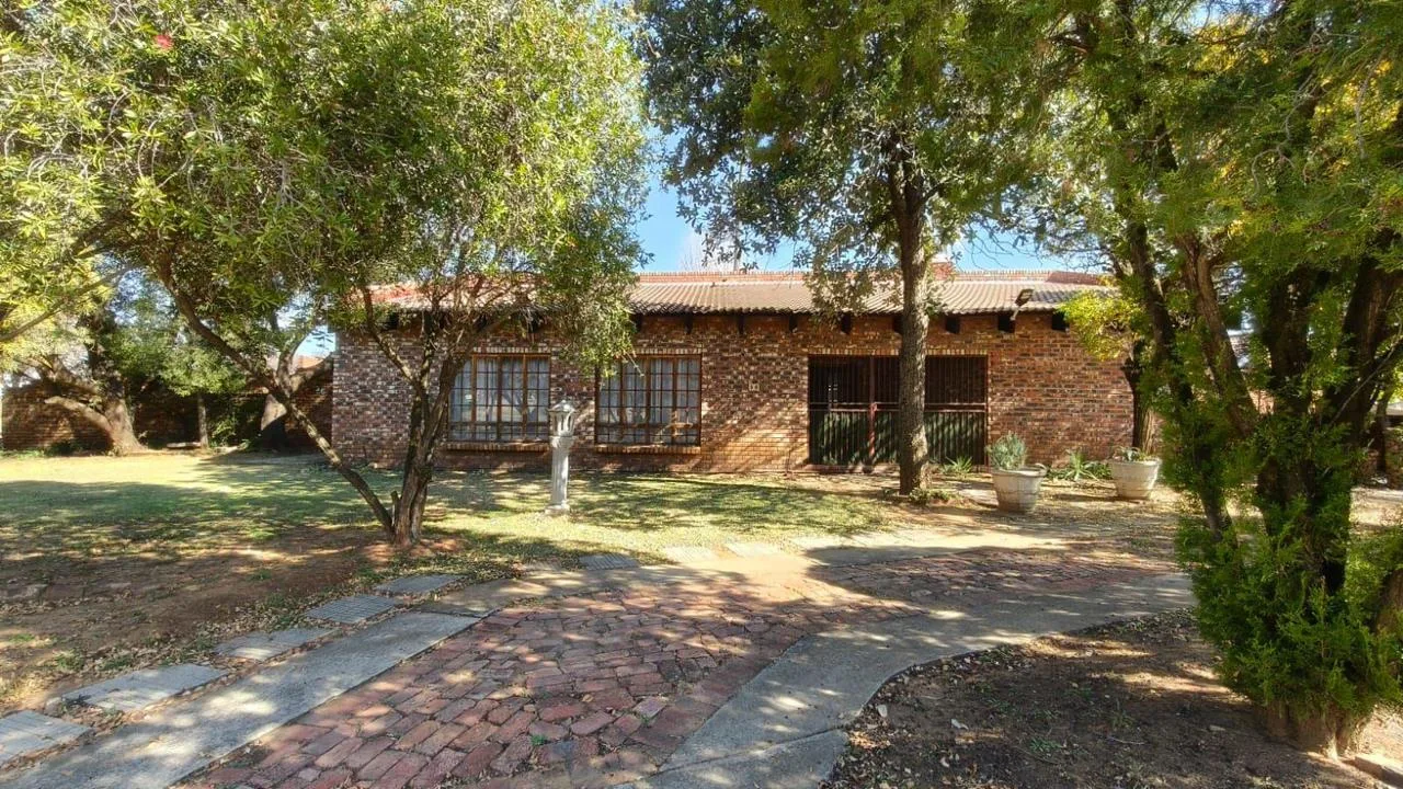 4 Bedroom House for sale in Hennenman