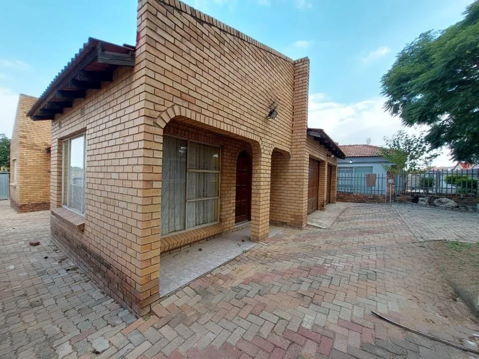 3 Bedroom House for sale in Seshego E