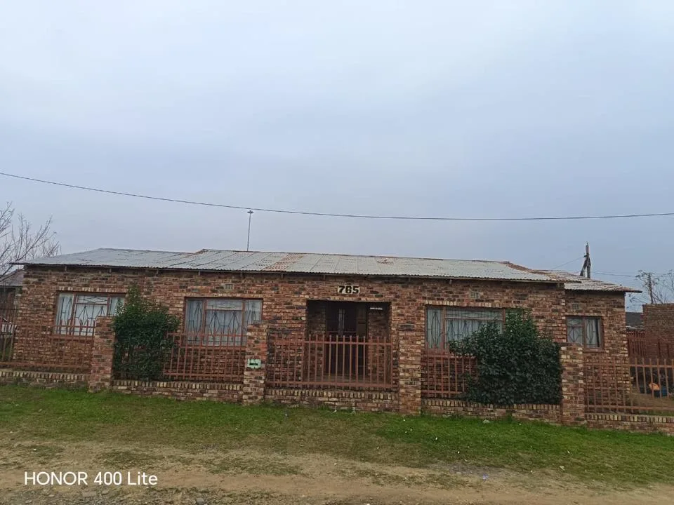 4 Bedroom House for sale in Gelukwaarts
